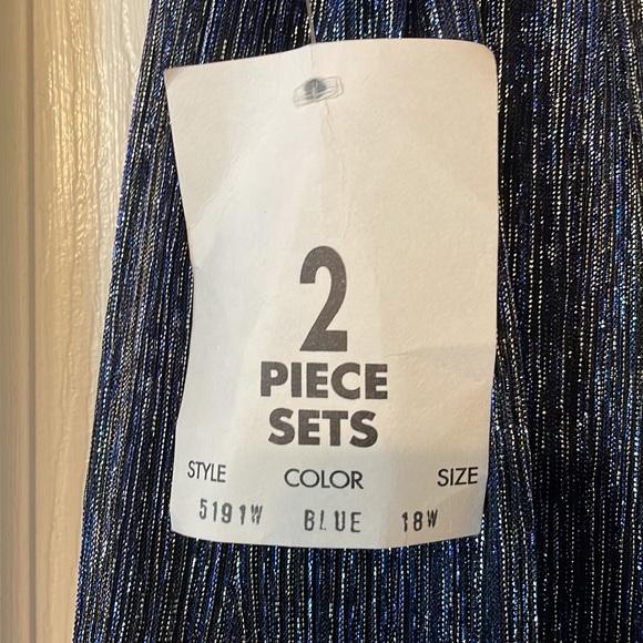 Navy blue glittery mother of the bride/ groom dress. Brand new never worn - Picture 3 of 6